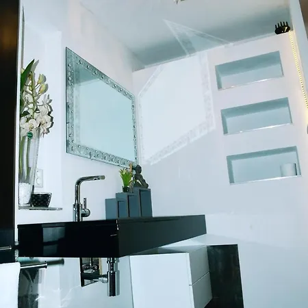 Seeger Living Apartment *